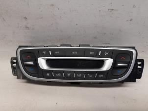 Gebruikte Kachel Bedieningspaneel Renault Megane III Berline (BZ) 1.4 16V TCe 130 Prijs € 36,75 Margeregeling aangeboden door Reclycar De Boer BV