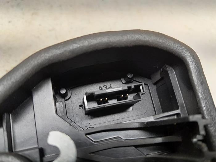 Deurslot Mechaniek 4Deurs links-achter van een BMW 3 serie Touring (F31) 320d 2.0 16V 2014