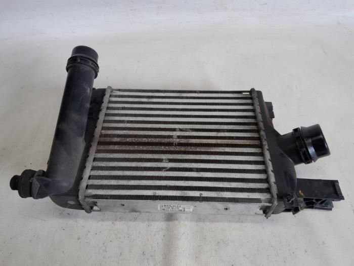 Gebruikte Intercooler Renault Clio IV (5R) 0.9 Energy TCE 90 12V Prijs € 36,75 Margeregeling aangeboden door Reclycar De Boer BV