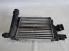 Intercooler van een Renault Clio IV (5R), 2012 / 2021 0.9 Energy TCE 90 12V, Hatchback, 4Dr, Benzine, 898cc, 66kW (90pk), FWD, H4B400; H4BA4, 2012-11 / 2021-08, 5R5A; 5RAA; 5R7A; 5RKA; 5RLA; 5RMA; 5RXA 2013