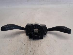 Gebruikte Combischakelaar Stuurkolom Volkswagen Golf IV (1J1) 1.9 TDI 100 Prijs € 42,00 Margeregeling aangeboden door Reclycar De Boer BV