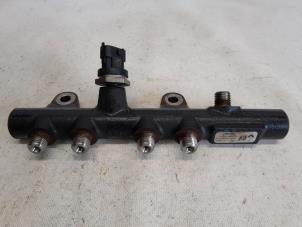 Gebruikte Brandstofverdeler Renault Clio IV Estate/Grandtour (7R) 1.5 Energy dCi 90 FAP Prijs € 36,75 Margeregeling aangeboden door Reclycar De Boer BV