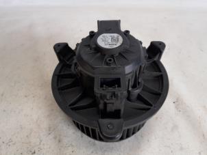 Gebruikte Chaufage Ventilatiemotor Ford B-Max (JK8) 1.6 TDCi 95 Prijs € 36,75 Margeregeling aangeboden door Reclycar De Boer BV