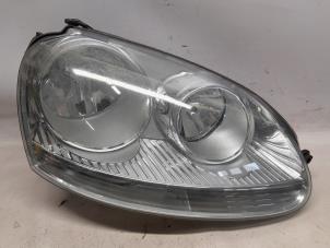 Gebruikte Rechter Koplamp Volkswagen Golf V (1K1) 1.4 FSI 16V Prijs € 42,00 Margeregeling aangeboden door Reclycar De Boer BV