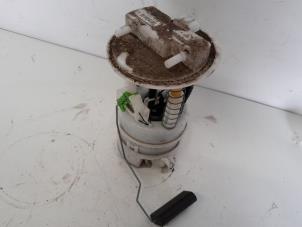 Gebruikte Tank element Pomp Renault Clio IV (5R) 0.9 Energy TCE 90 12V Prijs € 52,50 Margeregeling aangeboden door Reclycar De Boer BV