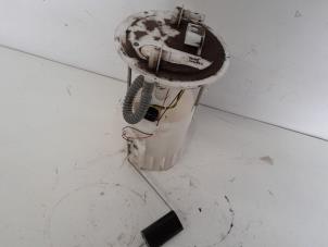 Gebruikte Tank element Pomp Dacia Dokker Express (8S) 1.5 dCi 90 Prijs € 42,00 Margeregeling aangeboden door Reclycar De Boer BV