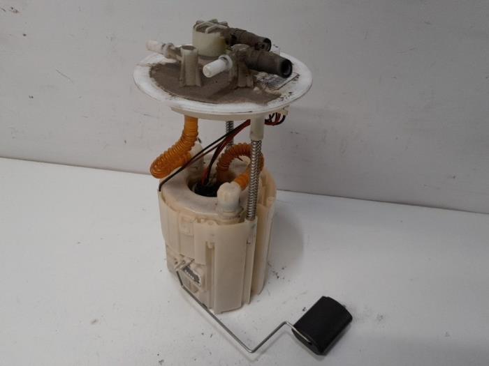 Gebruikte Tank element Pomp Hyundai i10 (B5) 1.0 12V Prijs € 52,50 Margeregeling aangeboden door Reclycar De Boer BV