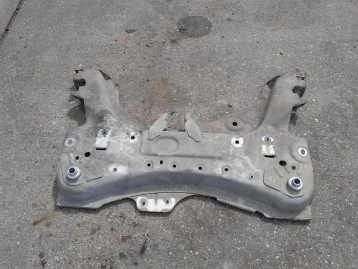 Gebruikte Subframe Renault Clio IV (5R) 0.9 Energy TCE 90 12V Prijs € 42,00 Margeregeling aangeboden door Reclycar De Boer BV