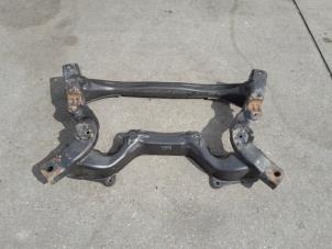 Gebruikte Subframe Mercedes E (W211) 2.6 E-240 V6 18V Prijs € 68,25 Margeregeling aangeboden door Reclycar De Boer BV