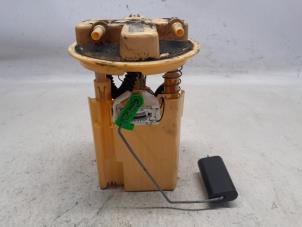 Gebruikte Tank element Pomp Dacia Sandero II 1.5 dCi 90 Prijs € 42,00 Margeregeling aangeboden door Reclycar De Boer BV