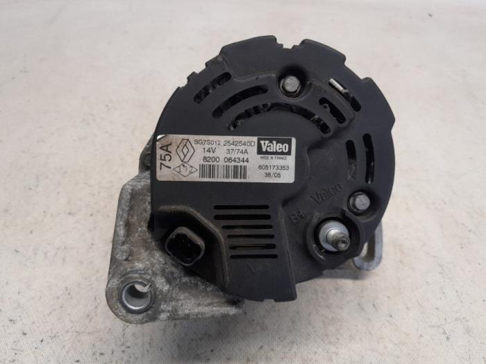 Dynamo van een Renault Twingo (C06) 1.2 2005