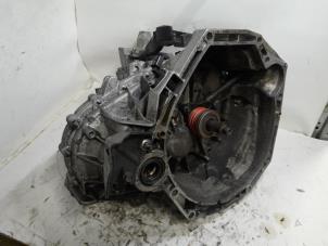 Gebruikte Versnellingsbak Renault Scénic III (JZ) 1.5 dCi 105 Prijs € 262,50 Margeregeling aangeboden door Reclycar De Boer BV