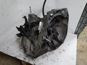 Gebruikte Versnellingsbak Renault Clio IV (5R) 0.9 Energy TCE 90 12V Prijs € 420,00 Margeregeling aangeboden door Reclycar De Boer BV