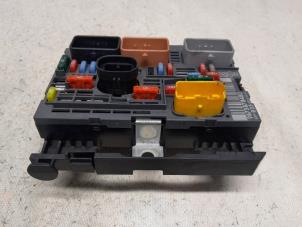 Gebruikte Zekeringkast Peugeot 308 (4A/C) 1.6 16V THP 155 Prijs € 210,00 Margeregeling aangeboden door Reclycar De Boer BV