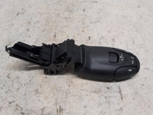 Gebruikte Radiobediening Stuur Peugeot 308 (4A/C) 1.6 16V THP 155 Prijs € 26,25 Margeregeling aangeboden door Reclycar De Boer BV