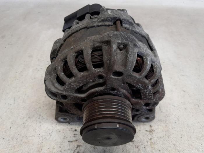 Dynamo van een Dacia Sandero II 1.5 dCi 90 2013