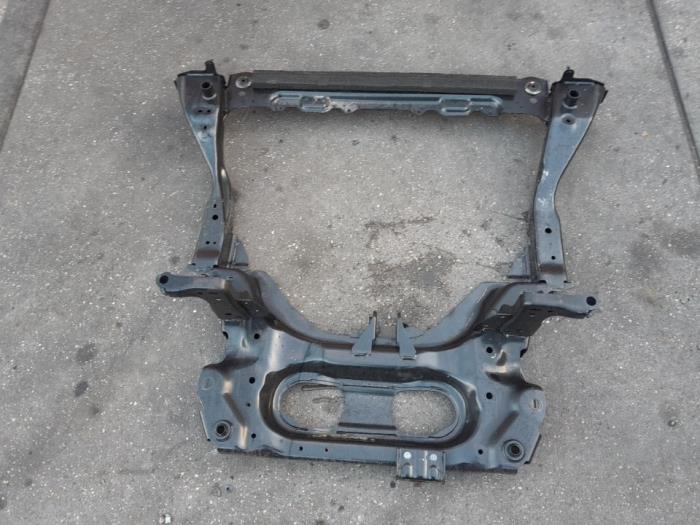 Gebruikte Subframe Renault Austral 1.2 Mild Hybrid Advanced 130 Prijs € 420,00 Margeregeling aangeboden door Reclycar De Boer BV