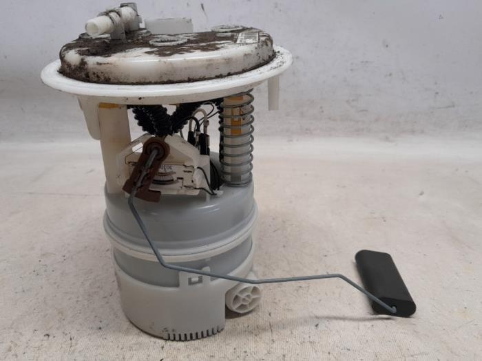 Gebruikte Tank element Pomp Citroen C5 III Tourer (RW) 1.6 16V Vti 120 Prijs € 26,25 Margeregeling aangeboden door Reclycar De Boer BV