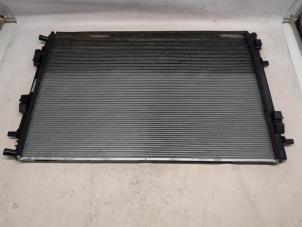 Gebruikte Radiateur Renault Austral 1.2 Mild Hybrid Advanced 130 Prijs € 315,00 Margeregeling aangeboden door Reclycar De Boer BV