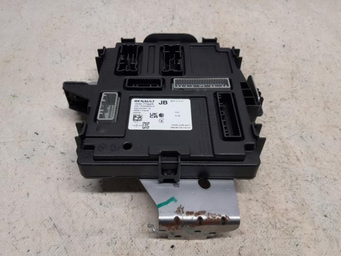 Gebruikte Bodycontrol Module Renault Austral 1.2 Mild Hybrid Advanced 130 Prijs € 315,00 Margeregeling aangeboden door Reclycar De Boer BV