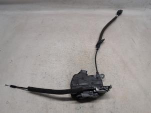 Gebruikte Deurslot Mechaniek 4Deurs rechts-achter Renault Clio IV (5R) 0.9 Energy TCE 90 12V Prijs € 26,25 Margeregeling aangeboden door Reclycar De Boer BV