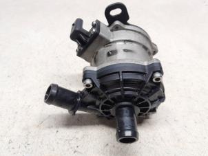 Gebruikte Waterpomp Renault Austral 1.2 Mild Hybrid Advanced 130 Prijs € 262,50 Margeregeling aangeboden door Reclycar De Boer BV