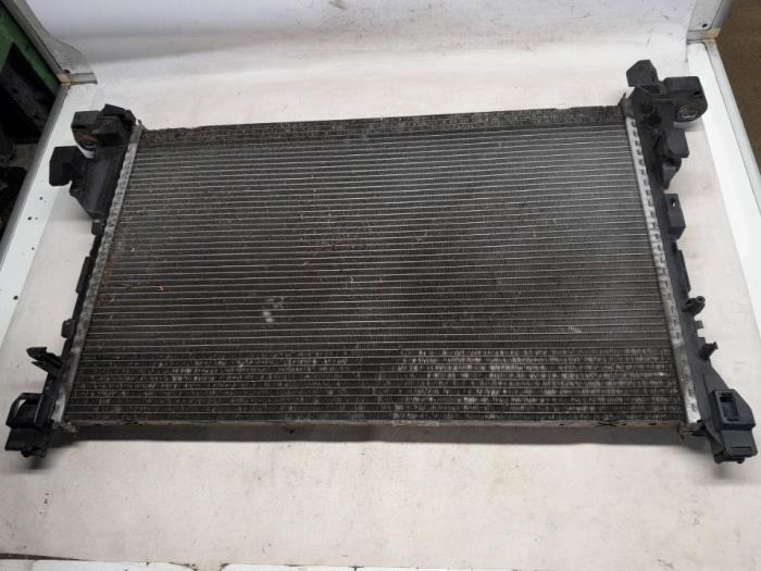 Gebruikte Radiateur Opel Vivaro 1.6 CDTI 90 Prijs € 52,50 Margeregeling aangeboden door Reclycar De Boer BV