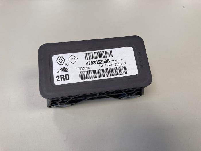 Gebruikte Computer esp Renault Megane III CC (EZ) 1.5 dCi 110 Prijs € 21,00 Margeregeling aangeboden door Reclycar De Boer BV