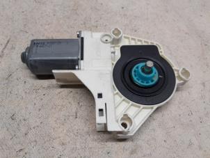 Gebruikte Motor electrisch raam Seat Alhambra (7N) 2.0 TDI 16V Prijs € 15,75 Margeregeling aangeboden door Reclycar De Boer BV