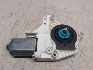 Gebruikte Motor electrisch raam Seat Alhambra (7N) 2.0 TDI 16V Prijs € 15,75 Margeregeling aangeboden door Reclycar De Boer BV