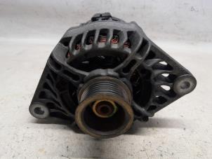Gebruikte Dynamo Alfa Romeo 147 (937) 1.6 Twin Spark 16V Prijs € 36,75 Margeregeling aangeboden door Reclycar De Boer BV