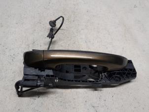 Gebruikte Portiergreep 4Deurs links-achter Seat Alhambra (7N) 2.0 TDI 16V Prijs € 15,75 Margeregeling aangeboden door Reclycar De Boer BV