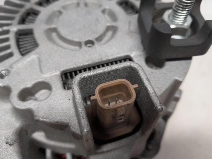 Dynamo van een Renault Grand Scénic III (JZ) 1.4 16V TCe 130 2010