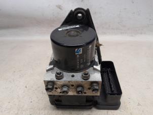 Gebruikte ABS Pomp Volkswagen Caddy III (2KA,2KH,2CA,2CH) 1.6 TDI 16V Prijs € 157,50 Margeregeling aangeboden door Reclycar De Boer BV