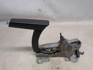 Gebruikte Handremhendel Citroen C4 Cactus (0B/0P) 1.6 Blue Hdi 100 Prijs € 52,50 Margeregeling aangeboden door Reclycar De Boer BV