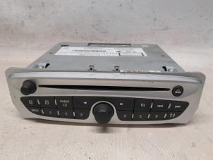 Gebruikte Radio CD Speler Renault Grand Scénic III (JZ) 1.4 16V TCe 130 Prijs € 105,00 Margeregeling aangeboden door Reclycar De Boer BV