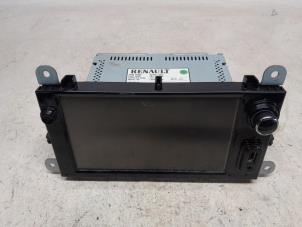 Gebruikte Regelunit Multi Media Renault Clio IV Estate/Grandtour (7R) 1.5 Energy dCi 90 FAP Prijs € 210,00 Margeregeling aangeboden door Reclycar De Boer BV