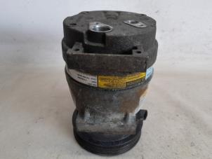 Gebruikte Aircopomp Renault Scénic I (JA) 1.6 16V Prijs € 52,50 Margeregeling aangeboden door Reclycar De Boer BV