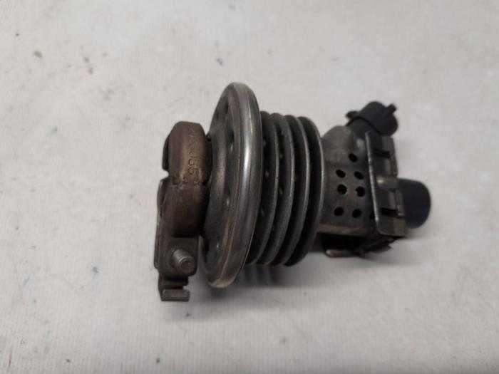 Gebruikte Adblue injector Seat Alhambra (7N) 2.0 TDI 16V Prijs € 36,75 Margeregeling aangeboden door Reclycar De Boer BV