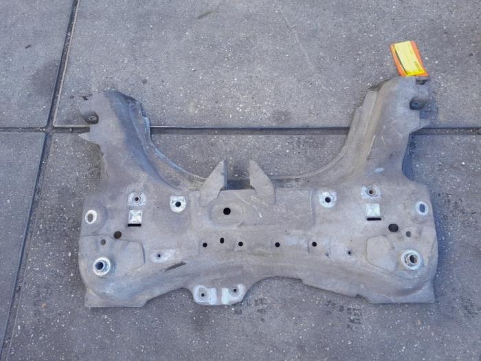 Gebruikte Subframe Renault Clio IV Estate/Grandtour (7R) 1.5 Energy dCi 90 FAP Prijs € 42,00 Margeregeling aangeboden door Reclycar De Boer BV