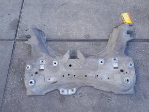 Gebruikte Subframe Renault Clio IV Estate/Grandtour (7R) 1.5 Energy dCi 90 FAP Prijs € 42,00 Margeregeling aangeboden door Reclycar De Boer BV