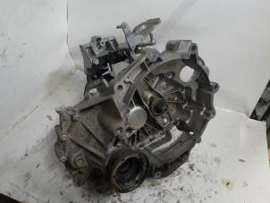 Gebruikte Versnellingsbak Volkswagen Golf V (1K1) 1.4 16V Prijs € 262,50 Margeregeling aangeboden door Reclycar De Boer BV