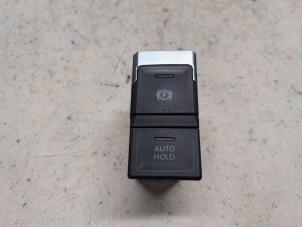 Gebruikte Schakelaar handrem Volkswagen T-Roc I 1.5 TSI Evo BMT 16V Prijs € 21,00 Margeregeling aangeboden door Reclycar De Boer BV