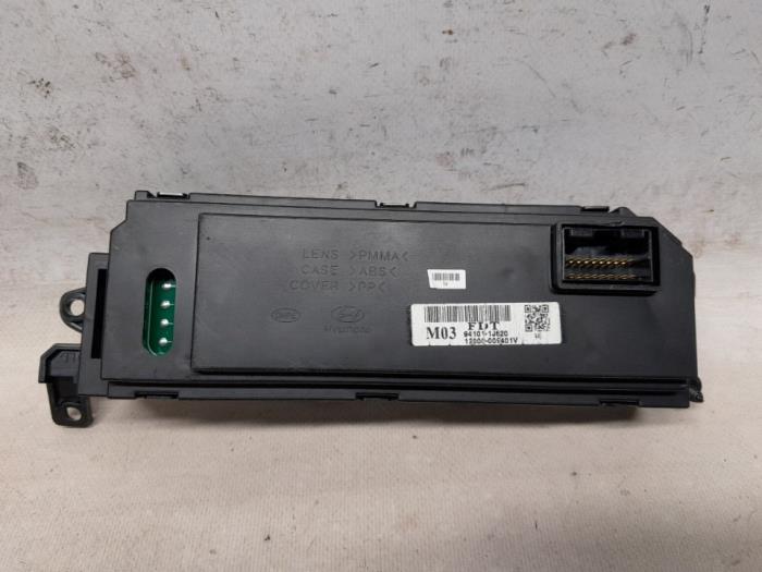 Display Interieur van een Hyundai i20 1.2i 16V 2011