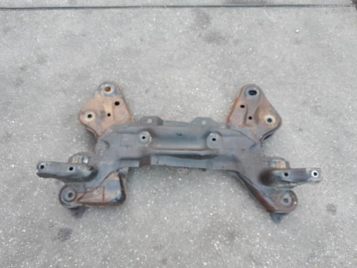 Gebruikte Subframe Citroen C4 Cactus (0B/0P) 1.2 PureTech 82 12V Prijs € 31,50 Margeregeling aangeboden door Reclycar De Boer BV