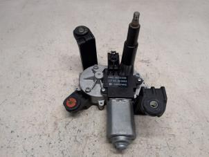 Gebruikte Ruitenwissermotor achter Opel Astra J (PC6/PD6/PE6/PF6) 1.4 Turbo 16V Prijs € 21,00 Margeregeling aangeboden door Reclycar De Boer BV