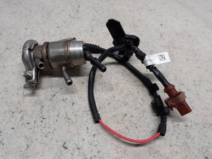 Gebruikte Adblue injector Audi Q2 (GAB/GAG) 2.0 30 TDI 16V Prijs € 105,00 Margeregeling aangeboden door Reclycar De Boer BV