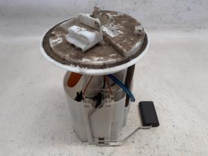 Gebruikte Tank element Pomp Opel Corsa E 1.0 SIDI Turbo 12V Prijs € 42,00 Margeregeling aangeboden door Reclycar De Boer BV