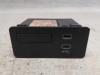 Mazda MX-5 (ND) 2.0 SkyActiv G-184 16V AUX/USB aansluiting