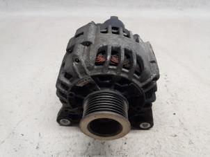 Gebruikte Alternator Renault Twingo II (CN) 1.2 16V Prijs € 36,75 Margeregeling aangeboden door Reclycar De Boer BV
